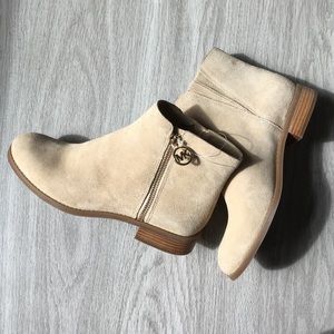 ✨ New MICHAEL KORS Leather Ankle Boots 👢
